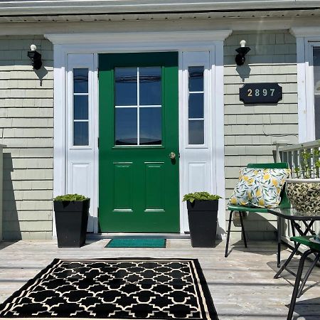 The East Wind Guesthouse Clark's Harbour 외부 사진