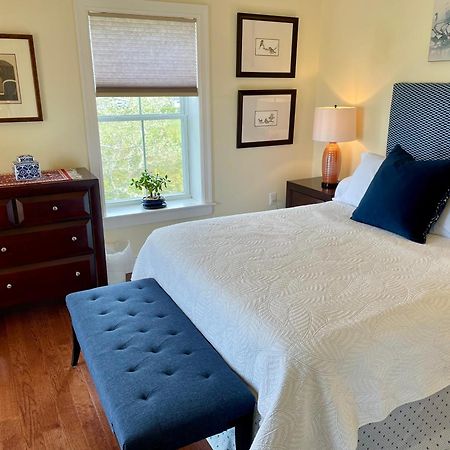 The East Wind Guesthouse Clark's Harbour 외부 사진