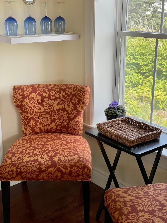 The East Wind Guesthouse Clark's Harbour 외부 사진