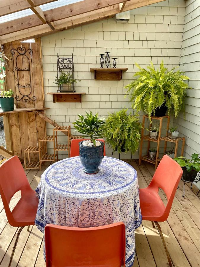 The East Wind Guesthouse Clark's Harbour 외부 사진
