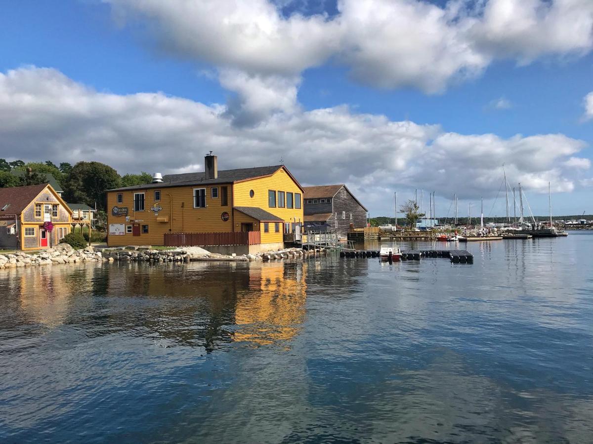 The East Wind Guesthouse Clark's Harbour 외부 사진